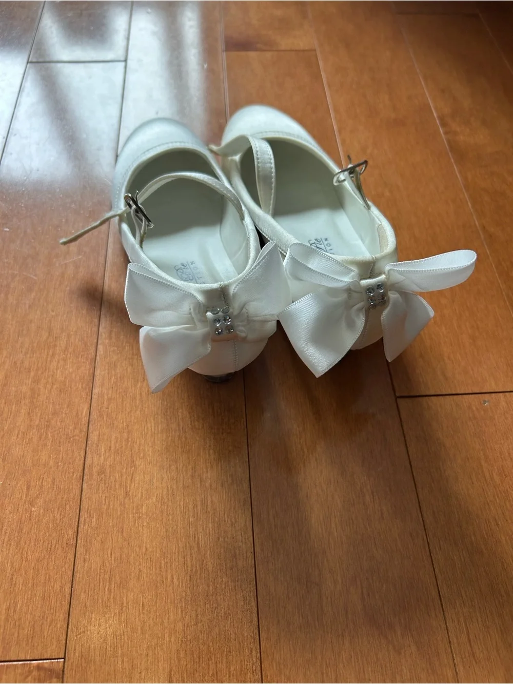 Children's White Dress Communion Shoes with Bow - Classic Style
